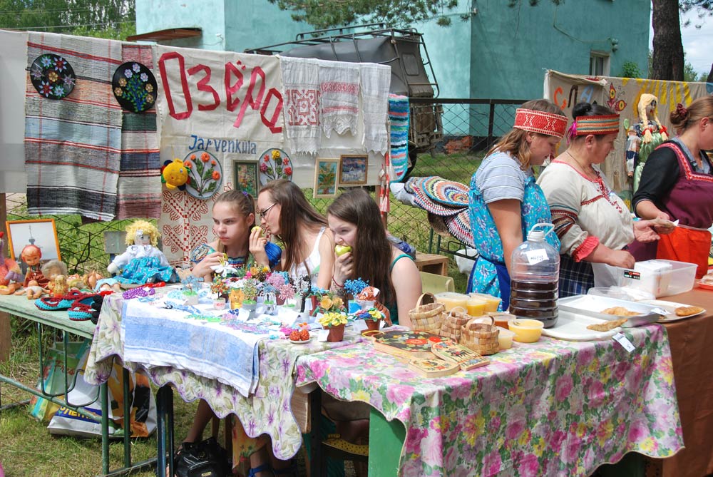 Каждую деревню представляют свои таланты