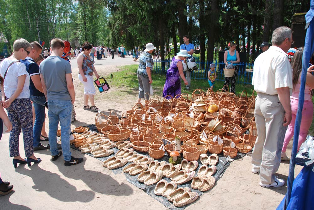 Здесь плетут что угодно из чего угодно