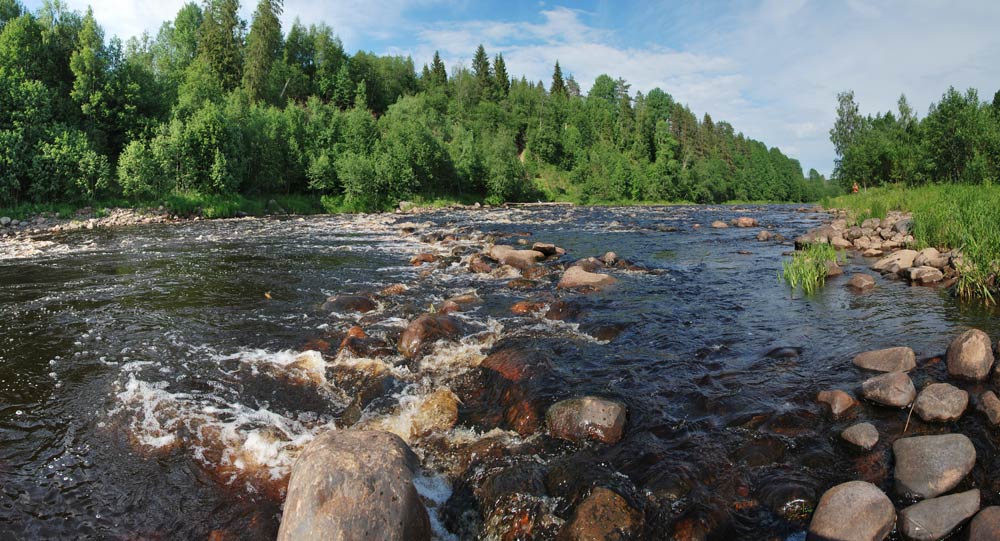 Большой порог в малую воду - просто горка камней