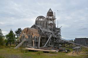 Главная стройка в Краснощелье. Нет денег на кровлю.