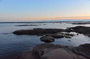 Море наполовину сделано из камня