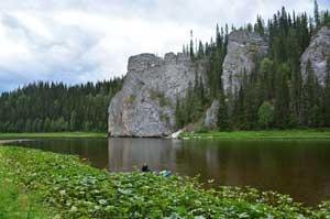 В скалах нижних ворот не надо торопиться. Надо смотреть по сторонам.