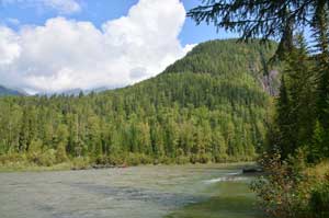 Погода налаживается, вода падает. Пора плыть.