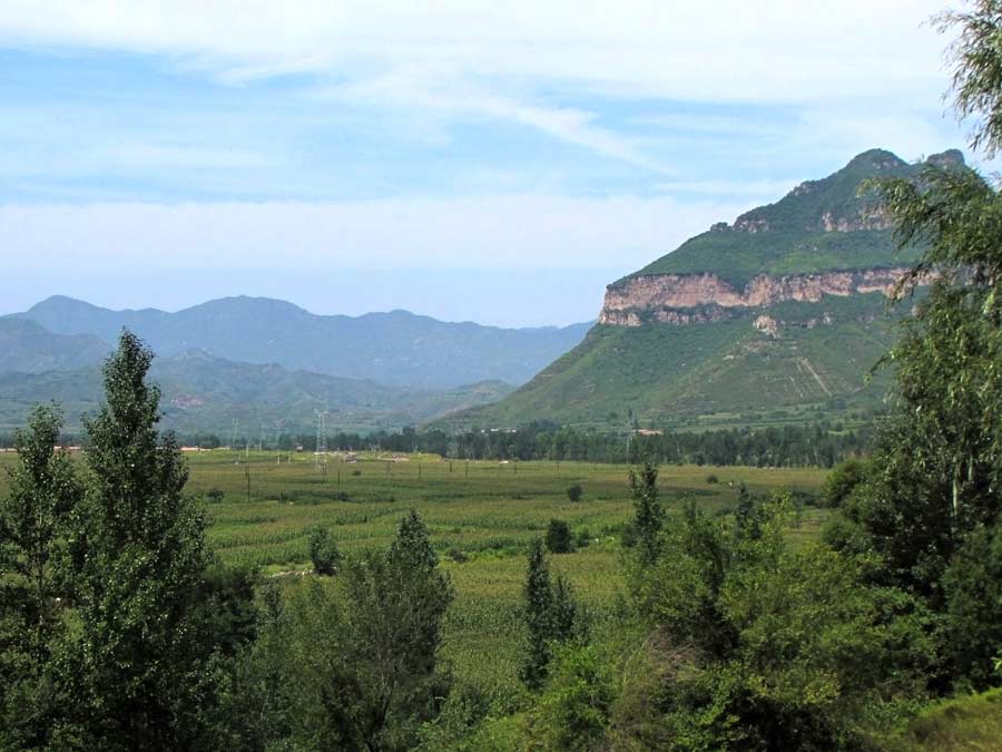 Mountains in the valley of Qingshui he