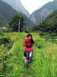 People in the plain and in the mountains are different. This difference relates to construction design, manner of clothing and haircut. Although the basic source of living is the same - the soil, mountainers bring a lot of efforts to make it look different too.