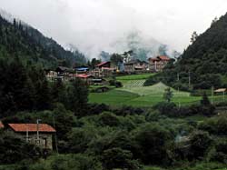 Tibetans are used to live in the mountains. Their houses are well grounded and have a slightly trapezium shape. Probably their architects have evidenced a lot of earthquakes here and know how to withstand the Earth.